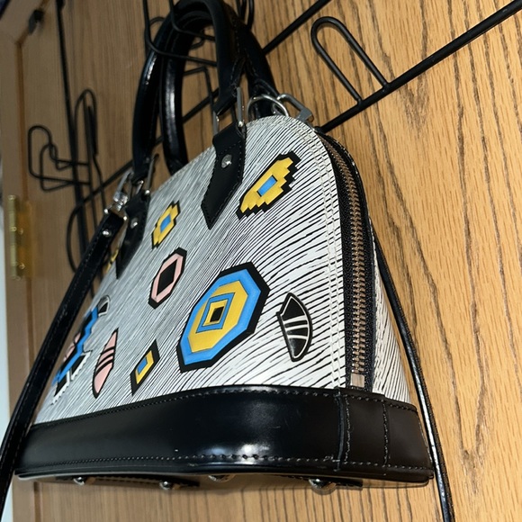 Rare limited edition Louis Vuitton Epi azteque Alma BB - Picture 7 of 16